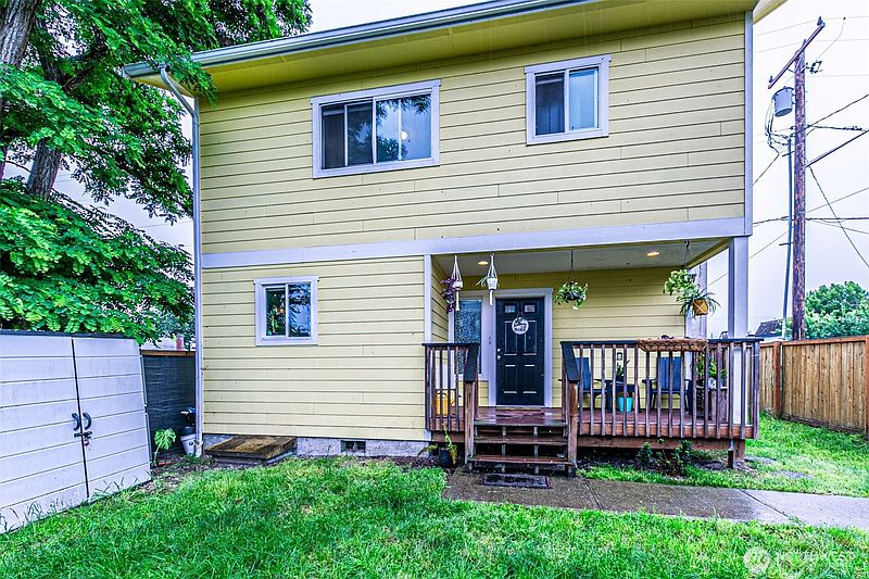 2nd image of 106 2nd Street NE