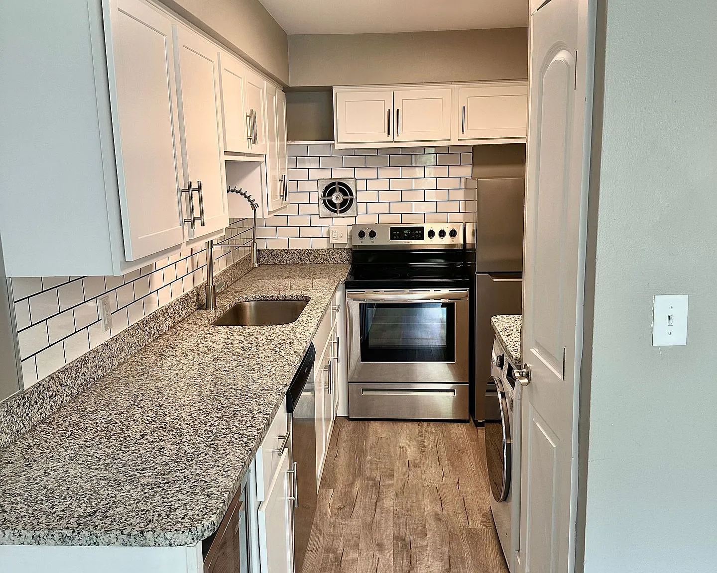 NEWLY Remodeled Apartments walking distance from IU Campus — Photo 2