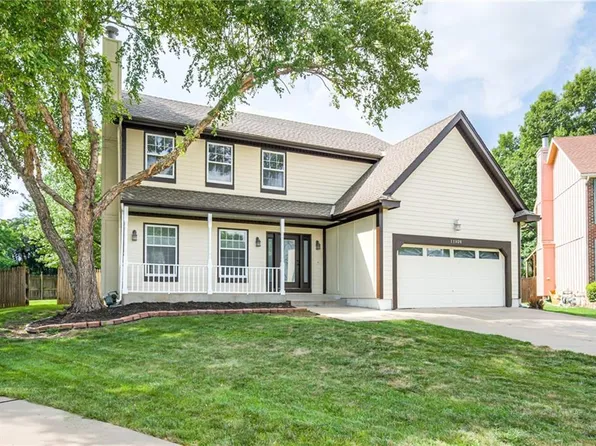 11926 S Hagan St, Olathe, KS 66062