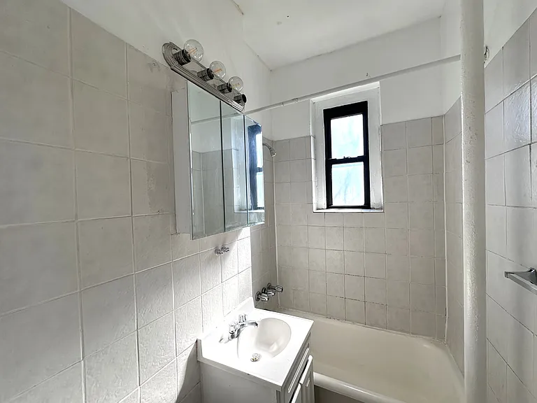21-28 35th St #4F — Photo 14