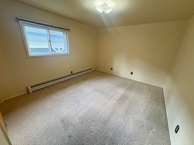 106 Burlington Ave — Photo 9