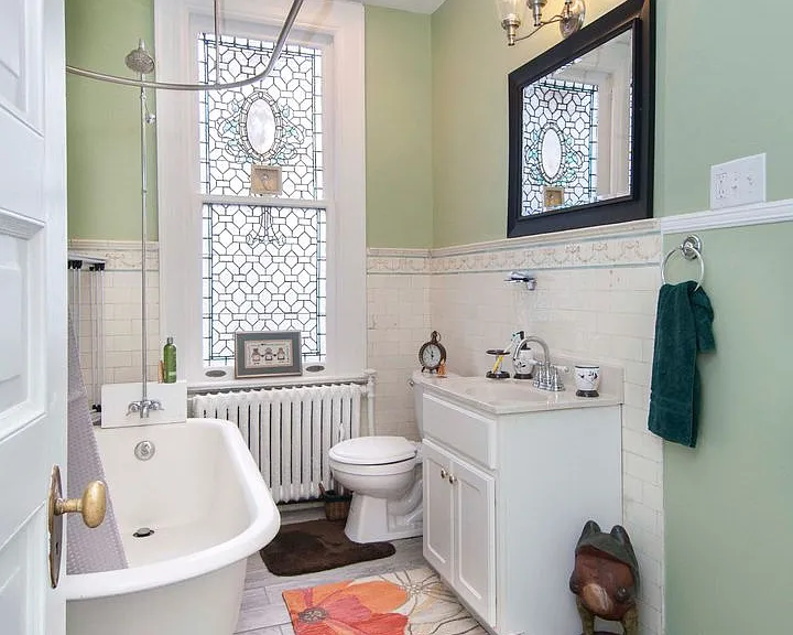 220 Graham St — Photo 16