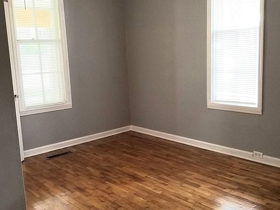 4th image of 90 W Mill St