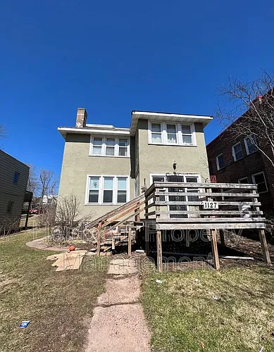 1127 E 3rd St #2 Photo 1