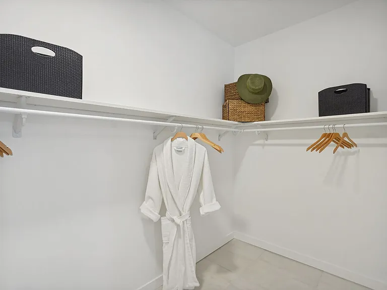 Mira Delray — Photo 12