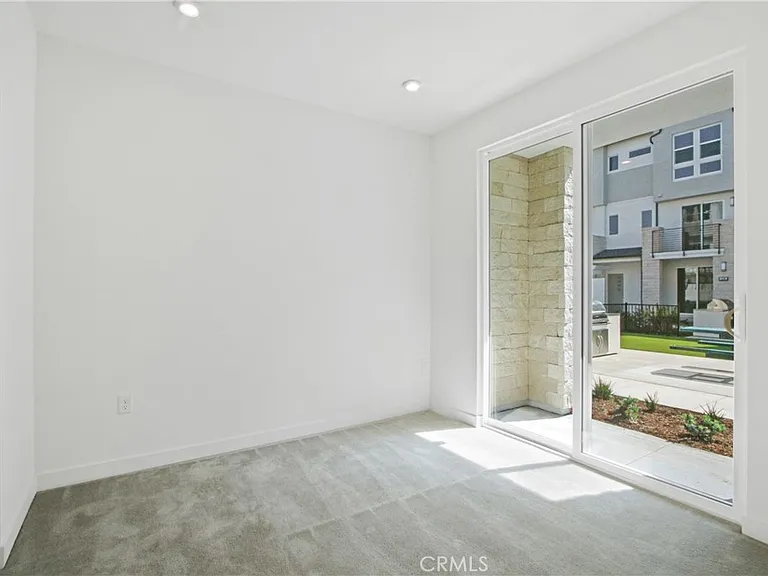 1410 W Bushell St — Photo 2