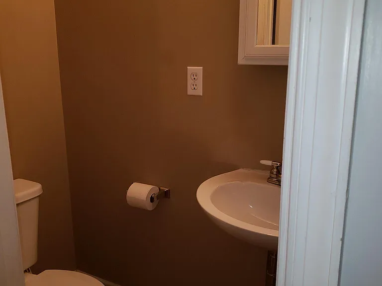 138 S Locust St — Photo 12