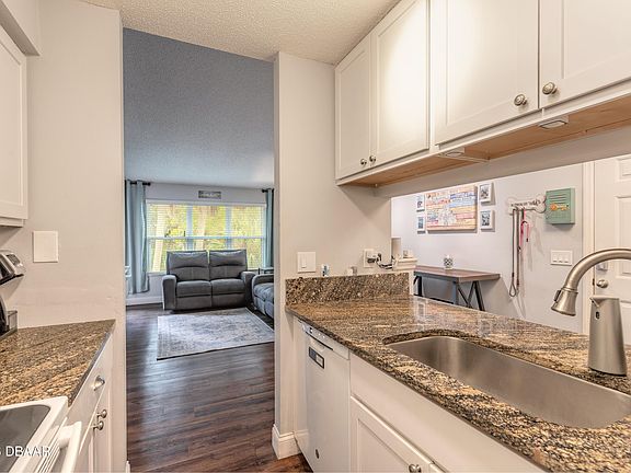 4th image of 1401 S Palmetto Ave APT 309