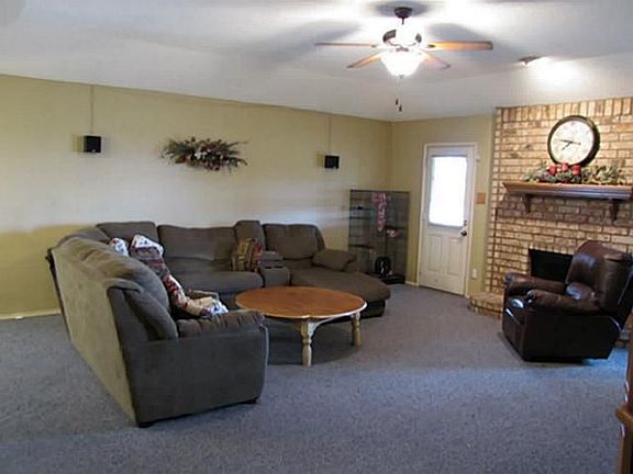 3rd image of 1709 Greenbend Dr