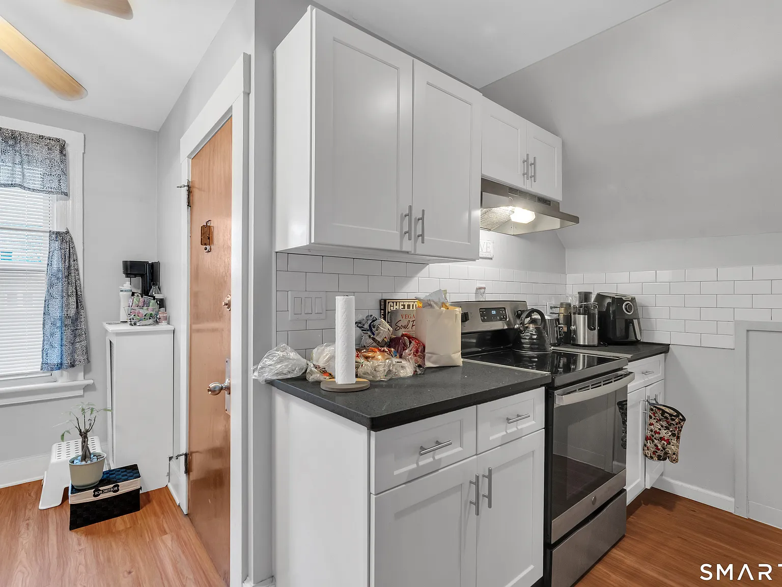 2 bed, 1.0 bath, 948 sqft, $1,550 — Photo 4