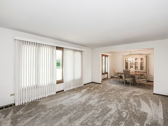 3rd image of 7503 Hemlock Dr