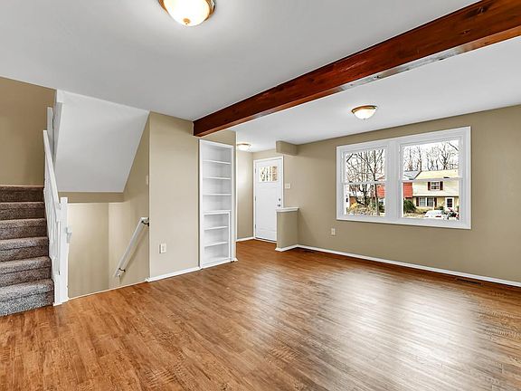 2nd image of 43 Bon Oak Ct