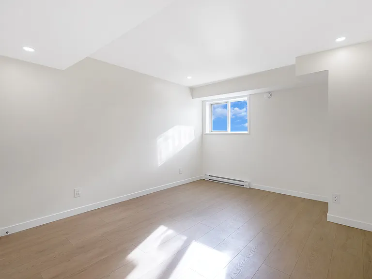 919 Younette Dr — Photo 13