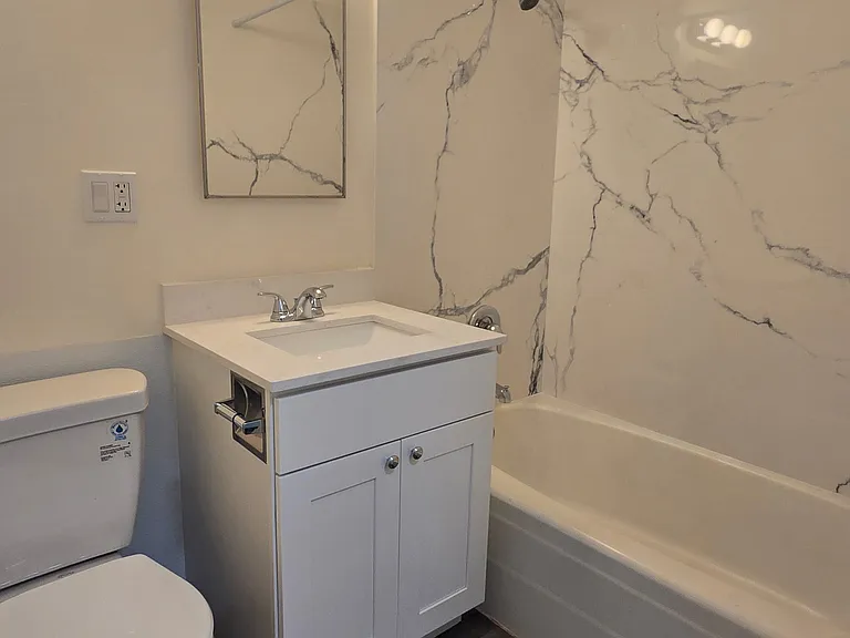 3600 NE 73rd Pl #3 — Photo 5