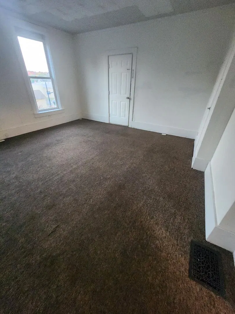210 S 3rd St — Photo 3