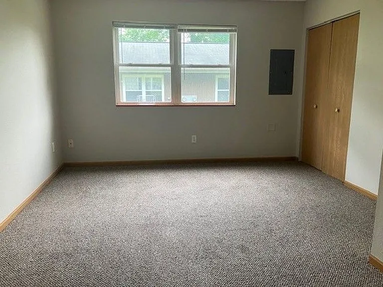 362 Wilmot Ave — Photo 14