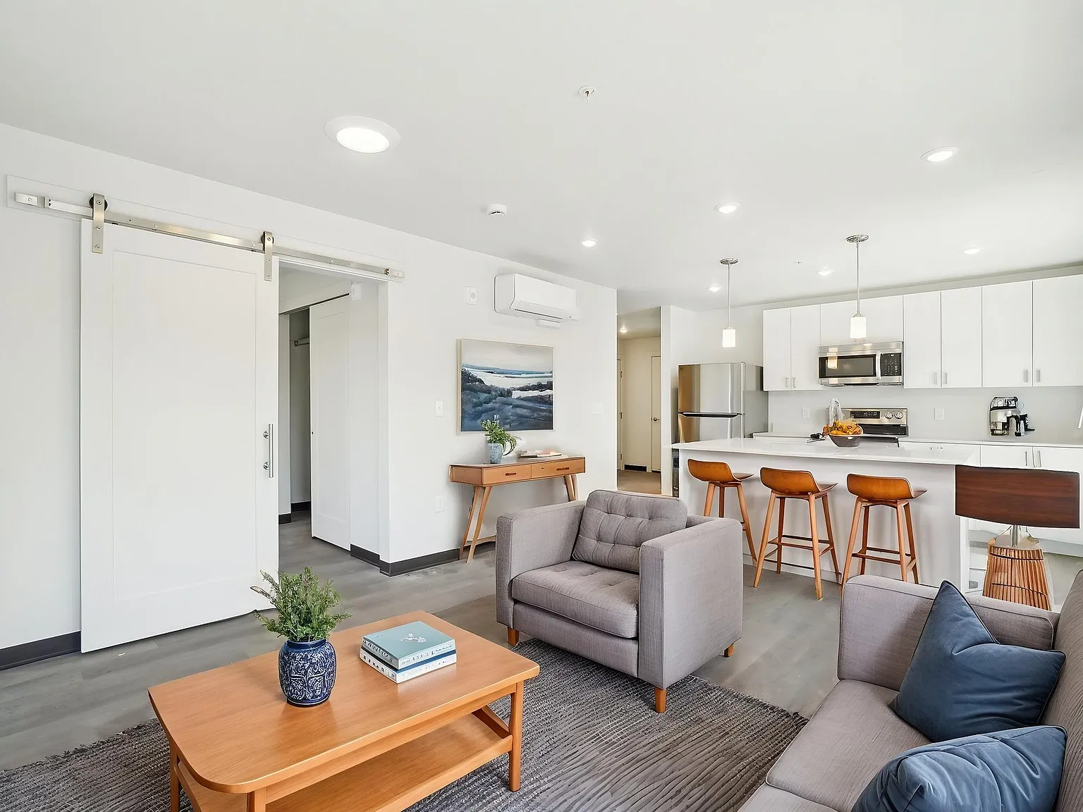 2 bed, 800 sqft, $1,390 — Photo 3
