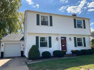 210 W Merle Ln, Peoria, IL