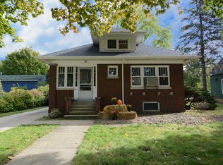 635 Brook St, Elgin, IL 60120