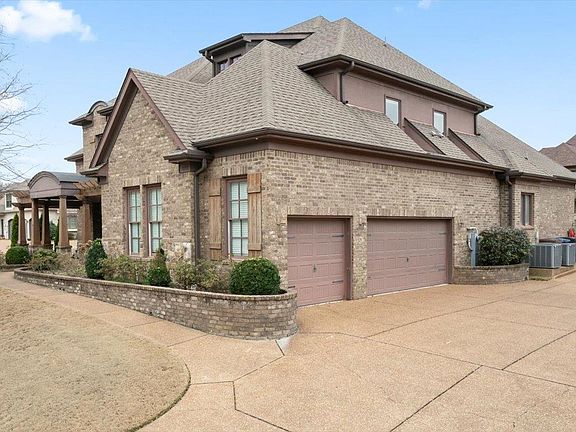 3rd image of 10176 Oak Levee Dr