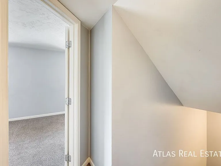 1649 W Hazelwood St — Photo 19