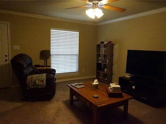5th image of 1522 Carolina St