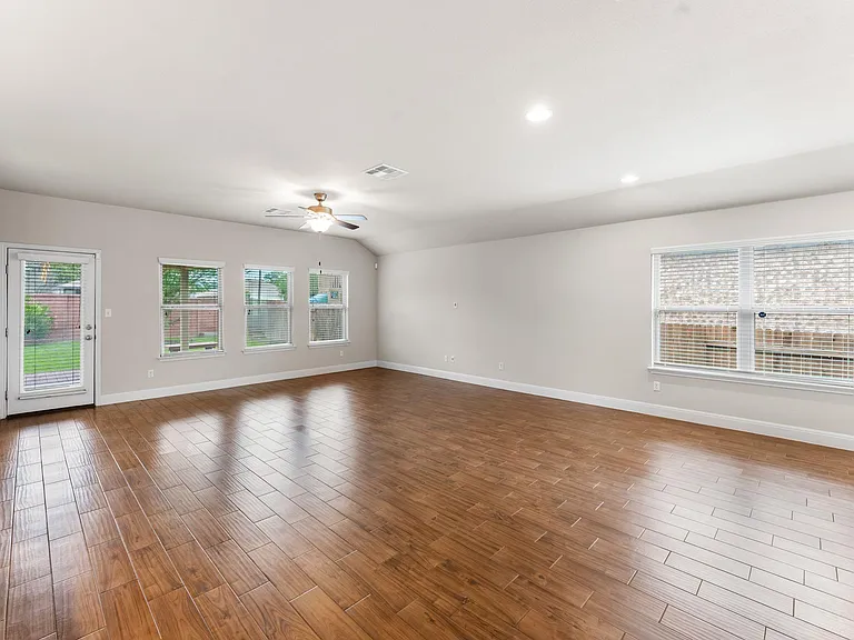 1104 Chad Dr — Photo 16