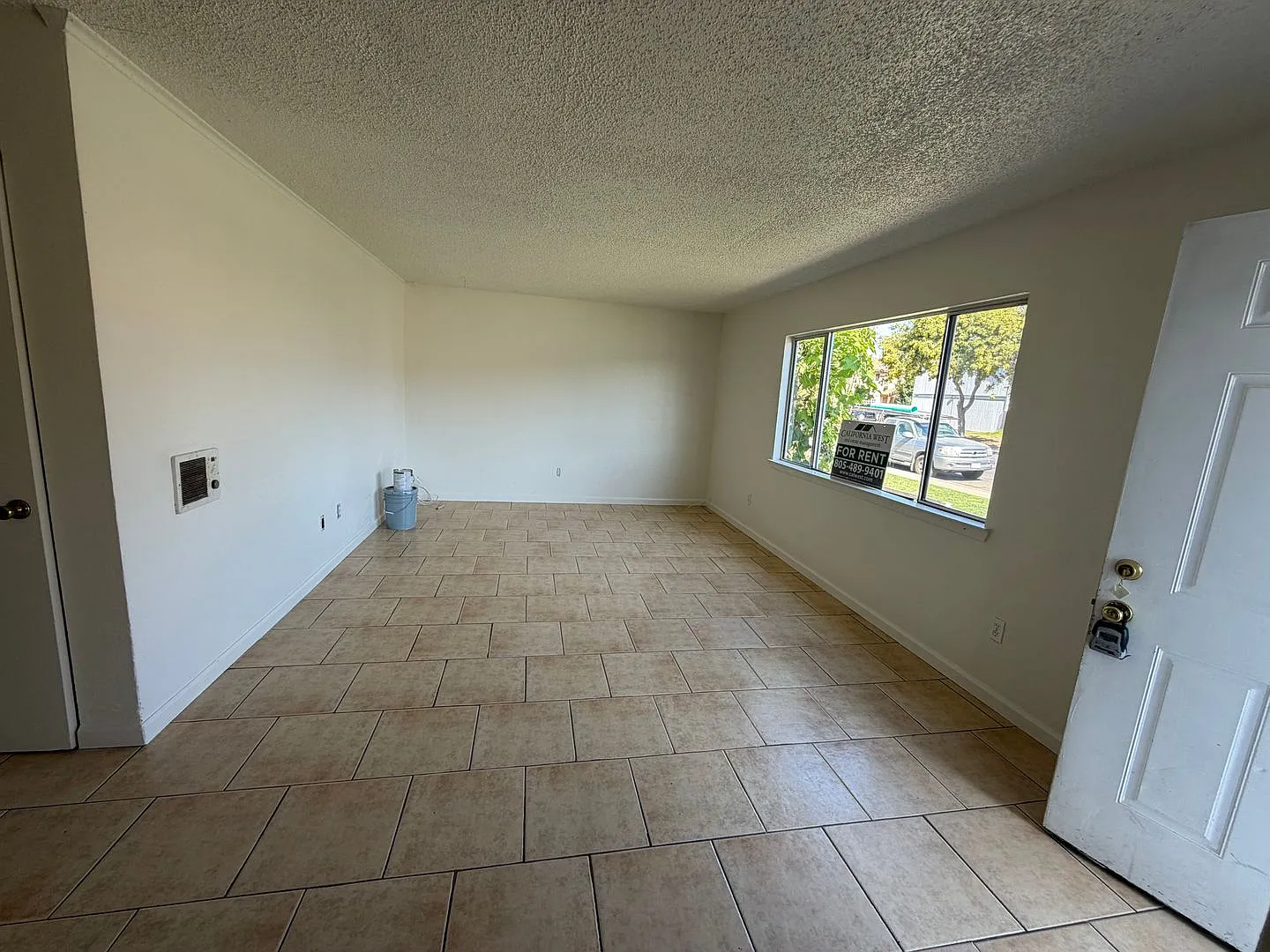 3205 312 W. Roschelle Ln, #A D — Photo 2