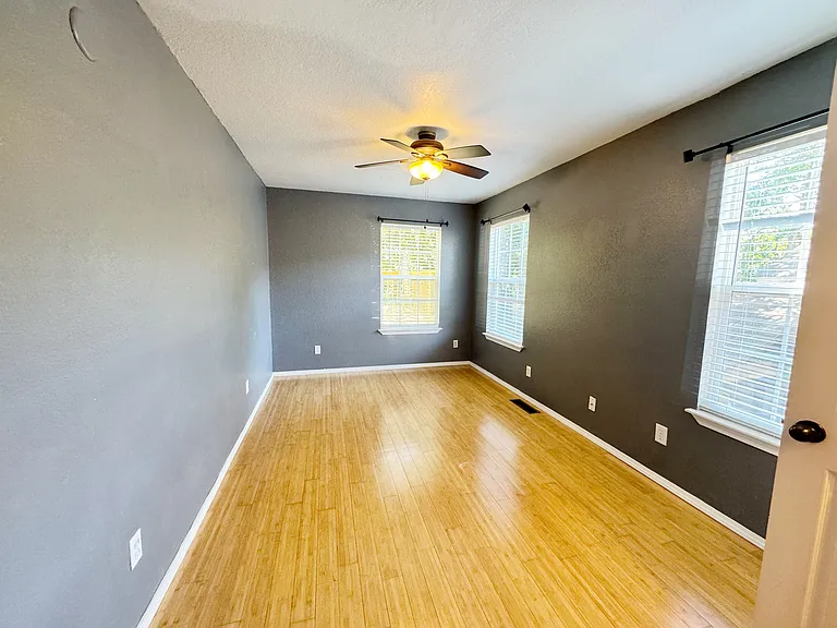120 N Washington Ave — Photo 7
