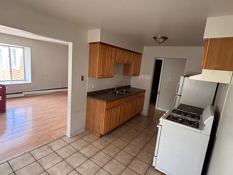 East End Apartments/Madison Apartments — Photo 4
