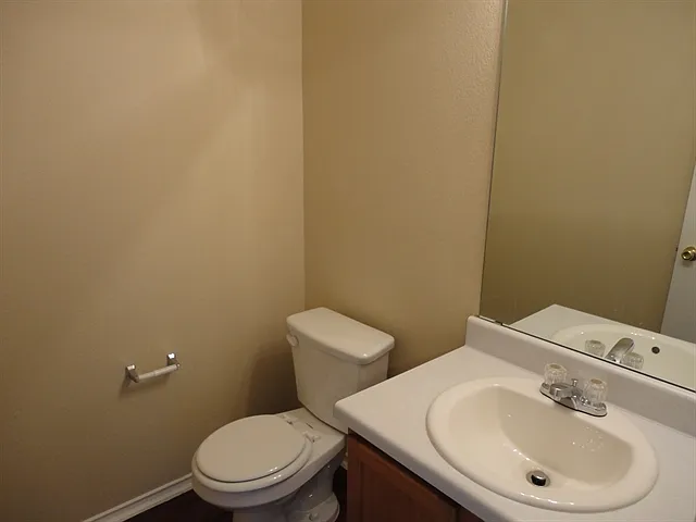 610 Carole Cv — Photo 8