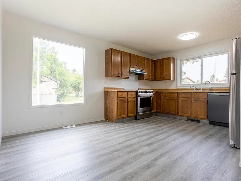 48 Greystone Dr — Photo 9