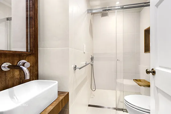 Sold by Warburg | media 5