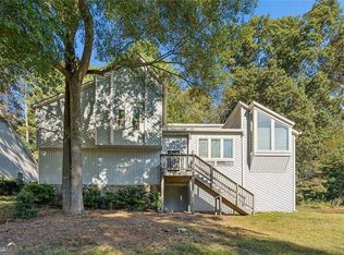 587 Farmbrook Trl NE, Kennesaw, GA 30144