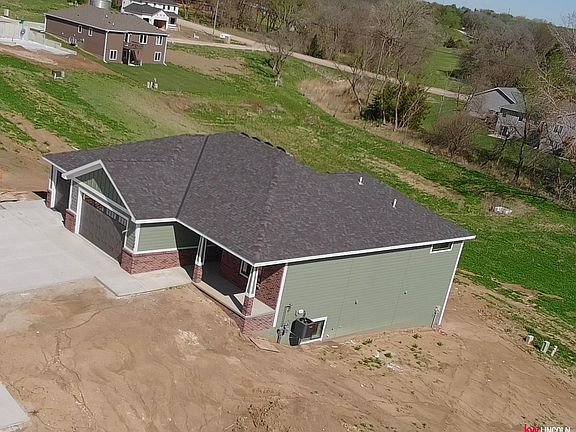 5th image of 1140 Evergreen Rd