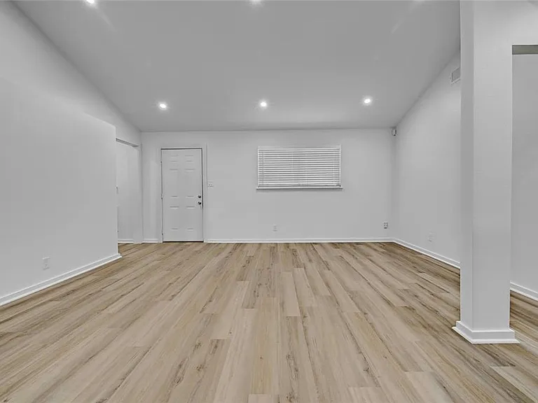 1911 David St — Photo 25