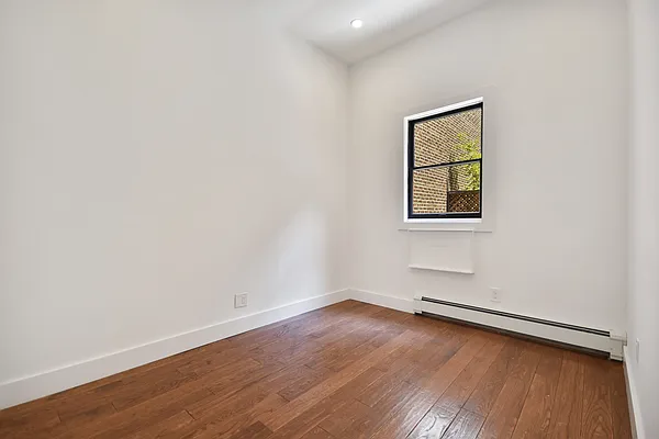 Rented by Compass | media 18