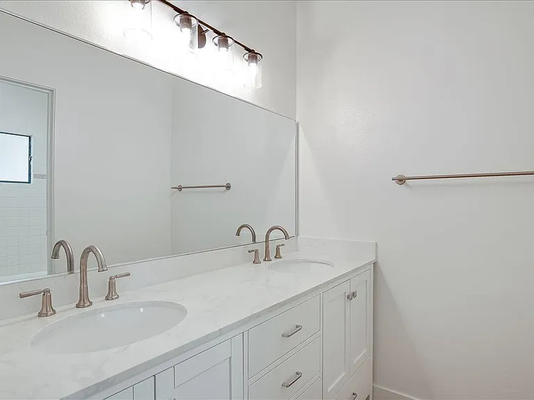 602 Anacapa St #F — Photo 11