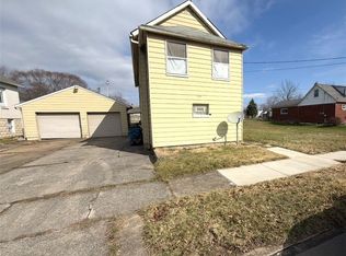 330 Sanderson Ave, Campbell, OH 44405