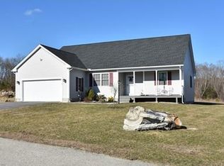 16 Concord Ct, Webster, MA 01570