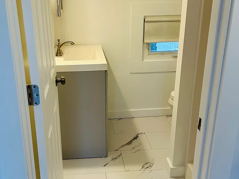 334 Brunswick St #B — Photo 4
