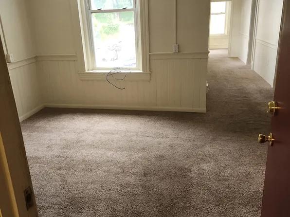 1021 E Main St #27, Radford, VA 24141