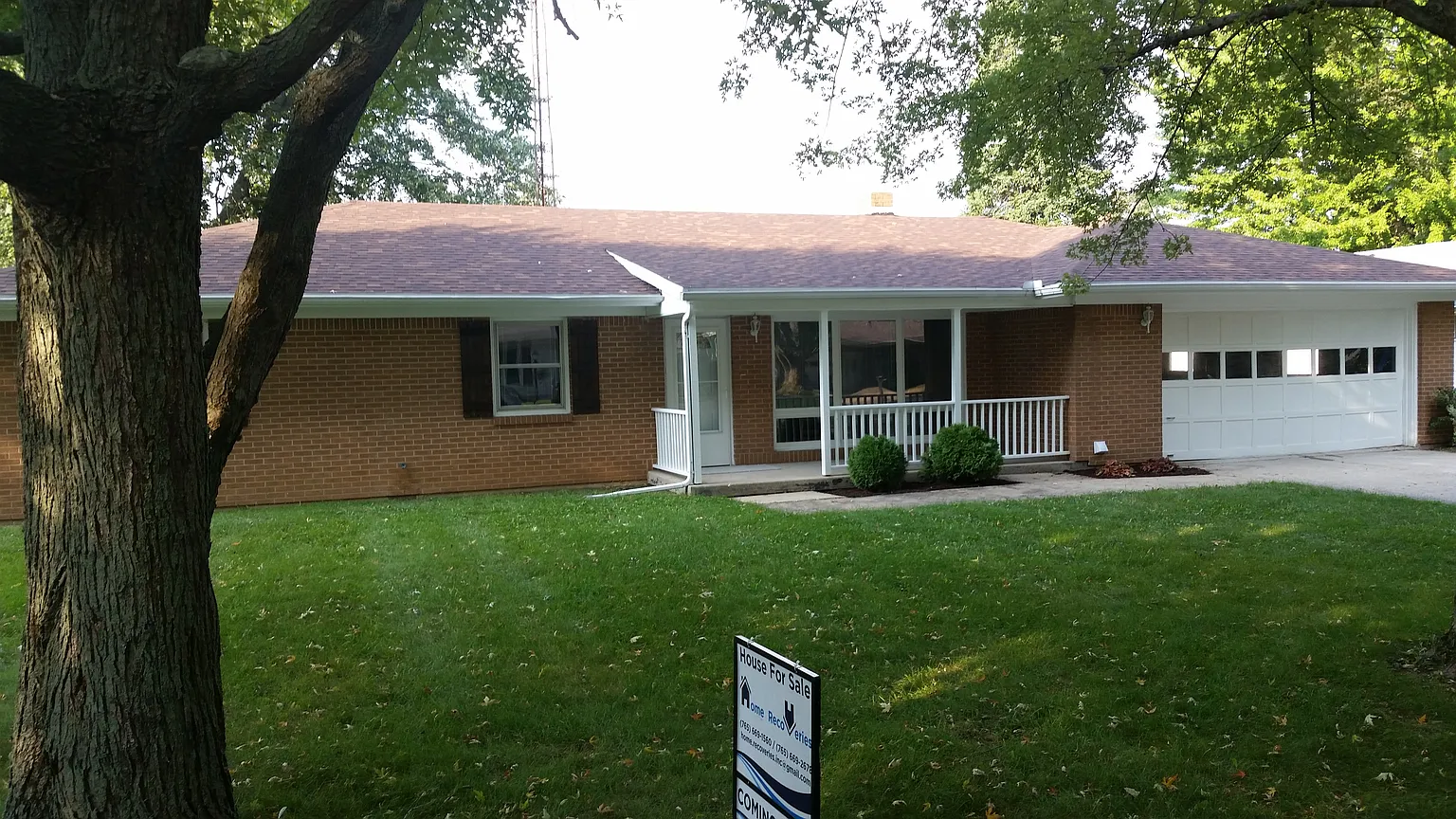 305 E Lewis Dr photo 1