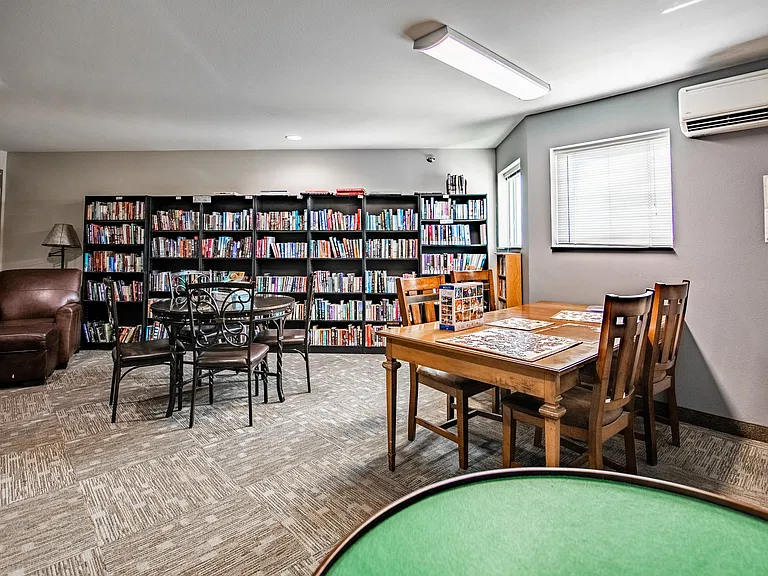 Overlook Ridge Apartments — Photo 25