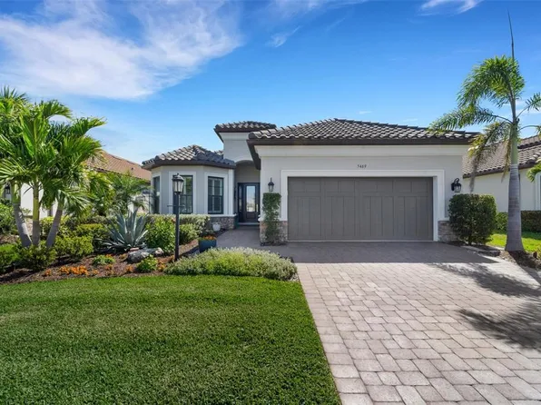 5469 Lampiasi St, Sarasota, FL 34238