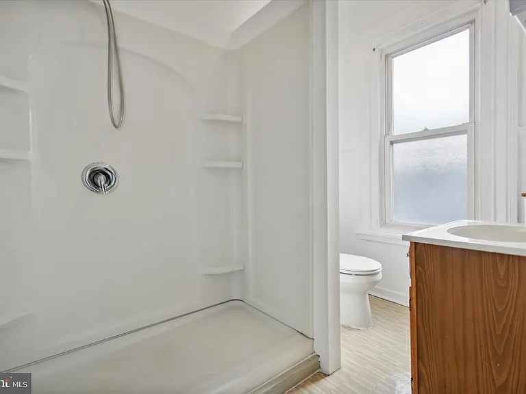 313 Dartmouth Ave — Photo 7