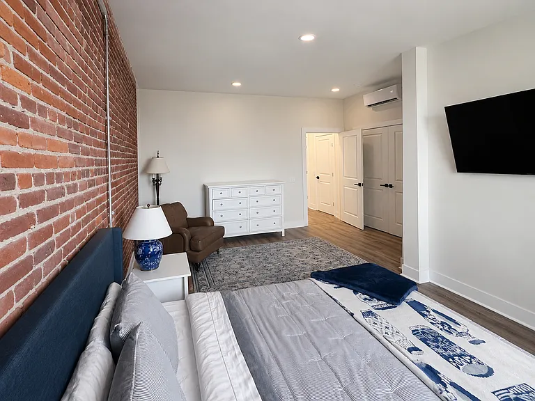 157 N Main St #301 — Photo 6