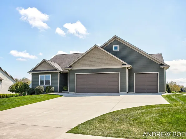 6930 Groveside Dr, Zeeland, MI 49464