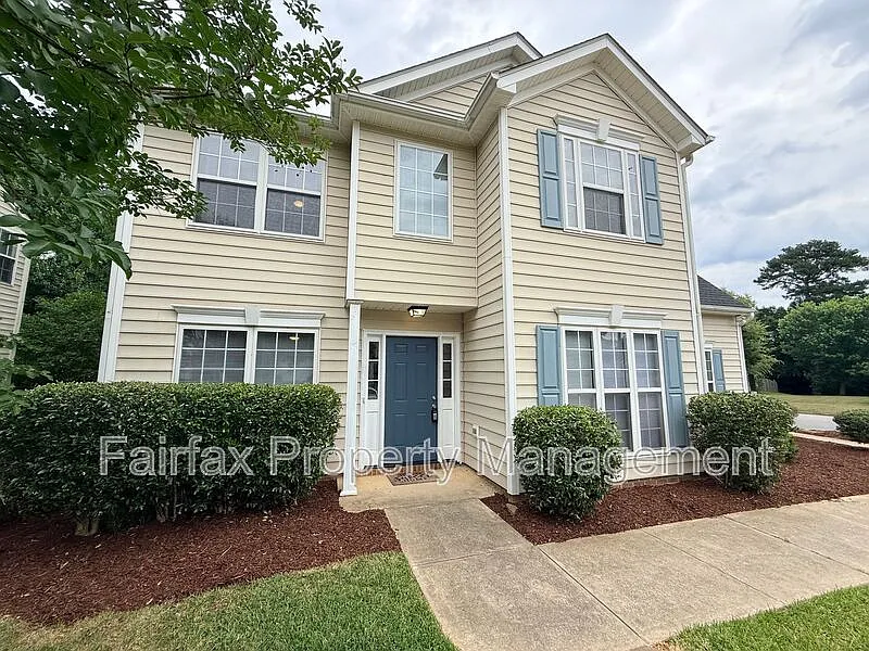 4 bed, 2.5 bath, 1785 sqft, $2,200 — Photo 2