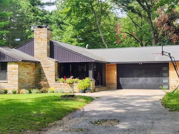 1851 Maple Island Rd, Twin Lake, MI 49457